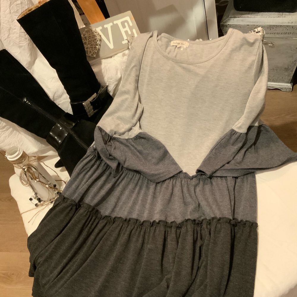 Ruffled Tunic dress by Indigo Soul, size large.